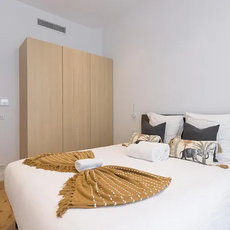 Apartment L'elegance Rue D'antibes - Palais & Plages - 200 M Croisette - Parking Prive - Clim - Wifi *
